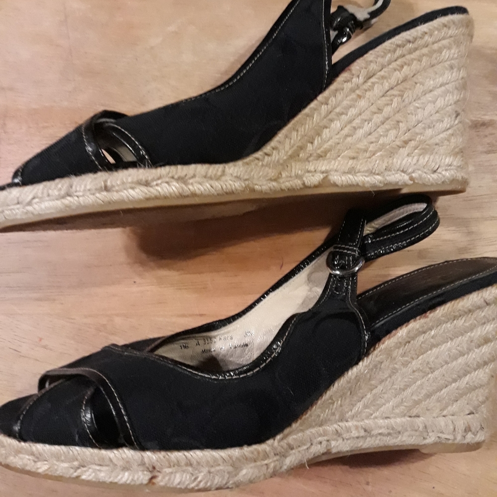 Kara Coach size 11 black wedge